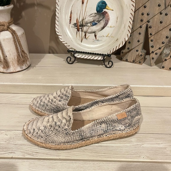 Snake Skin Patterned Canvas Espadrille Slip Ons - Picture 2 of 5
